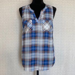 EUC Skies are Blue Avena Sleeveless Split Neck Top